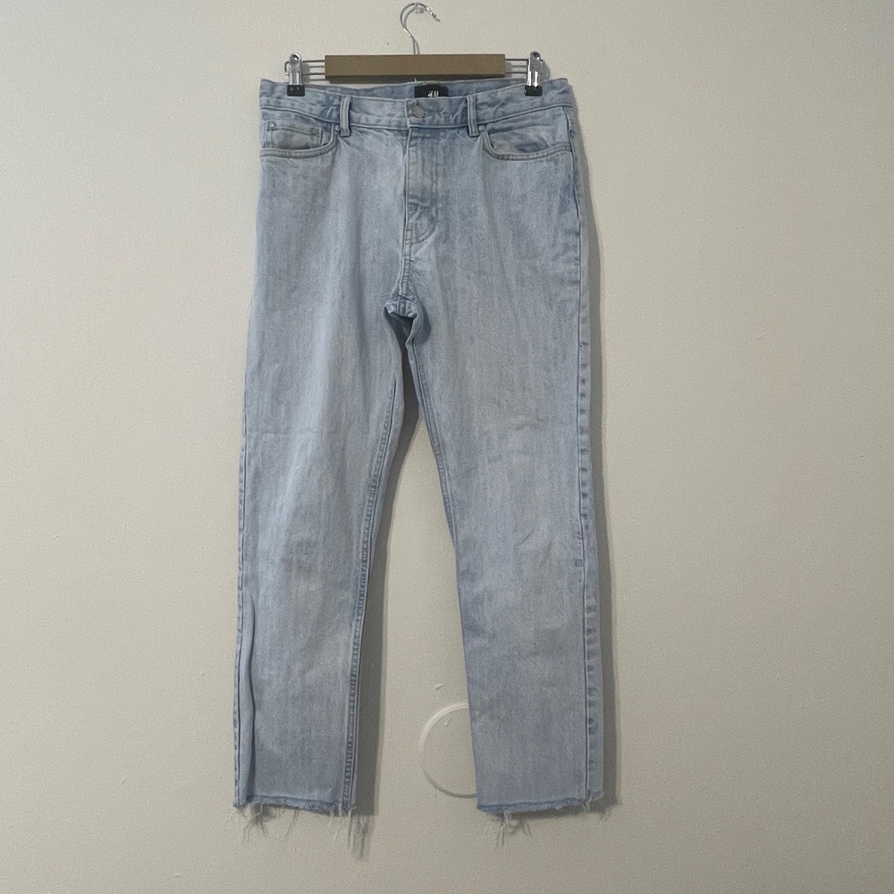 H&M Womens Jeans Size 30 Light Wash Denim Frayed‎ Hem Straight Leg Casual